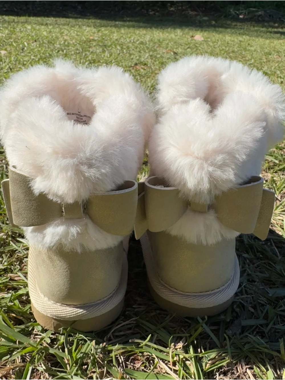 The Children’s Place Toddler Girls Boots‎ Size 5 Beige Faux Fur Bow Winter NWOT